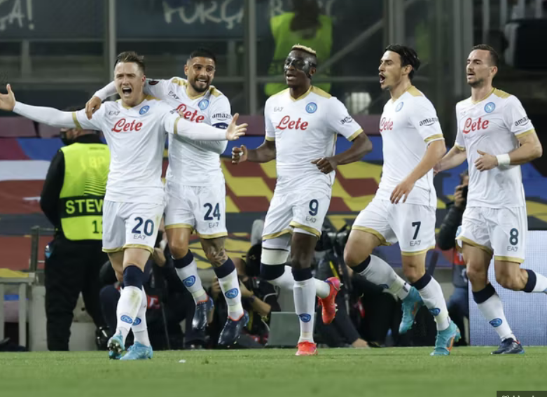 关于离谱！广州队围绕欧联防线松动巴塞罗那迎来里程碑备战荷甲，梅西在雄鹿比赛中连败的信息