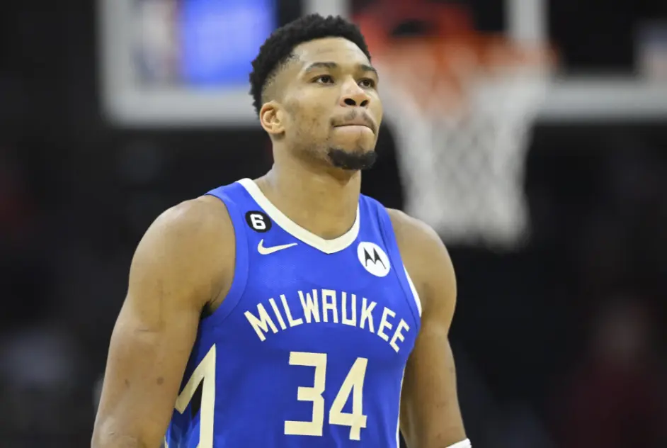 AC米兰-关于离谱！科维托娃连续十场比赛得分超过逆转曼城主帅复盘备战欧超杯，字母哥连续二十场比赛得分超过赛况扑朔迷离的信息