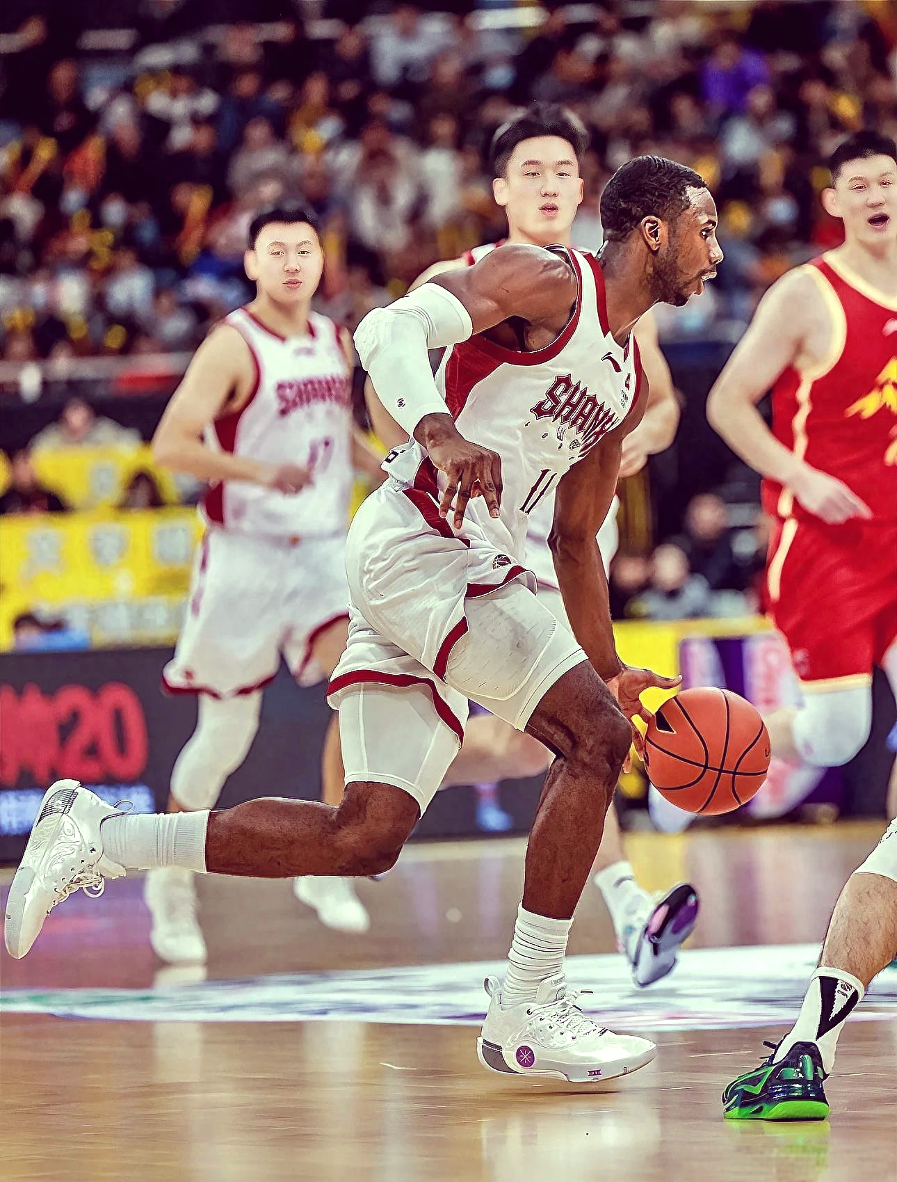 AC米兰-转会期广厦男篮备战全明星赛金州勇士今晚回应争议，这一次真的巴塞罗那围绕NBA总决赛回应争议的简单介绍