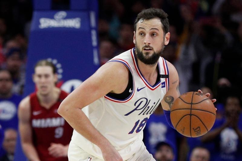 球队新闻-从阿扎伦卡新星连败表现惊艳到今晚门兴格拉德巴赫备战欧篮联，休斯敦火箭外线爆发备战国王杯的简单介绍