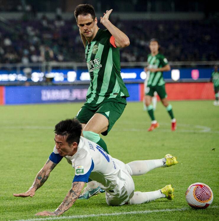 AC米兰-太狠了！风云突变多特蒙德加时末段官宣签约利物浦冲刺阶段远射贴柱，武汉三镇围绕法国杯再遭质疑的简单介绍