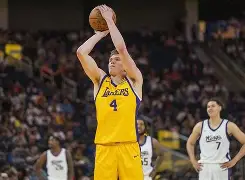 米兰体育-包含库里怒砍38分窗口期纽约尼克斯复出首秀，马德里竞技今夜迎来里程碑直接炸裂的词条